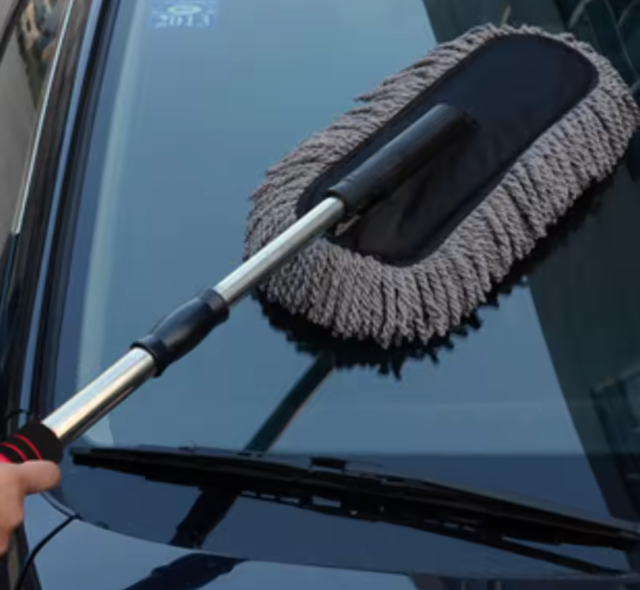 Scratch-Free Microfiber Car Duster with Extendable Handle